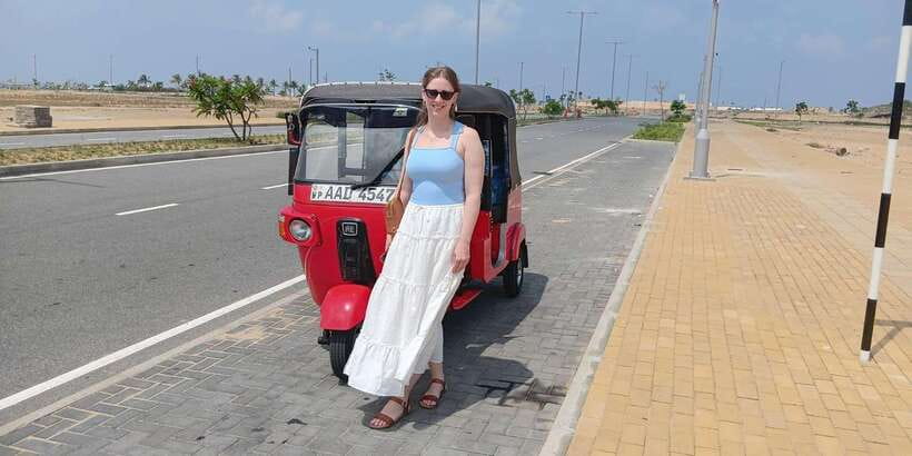 Colombo Private Guided City Tour by Tuk Tuk - All Inclusive - Tea factory tasting and a taste of Sri Lanka
