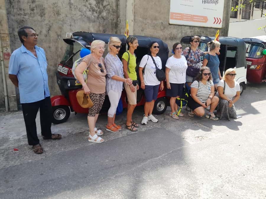 Colombo: Private Guided Tour of the City by Tuk-Tuk - Viharamahadevi Park and Independence Square