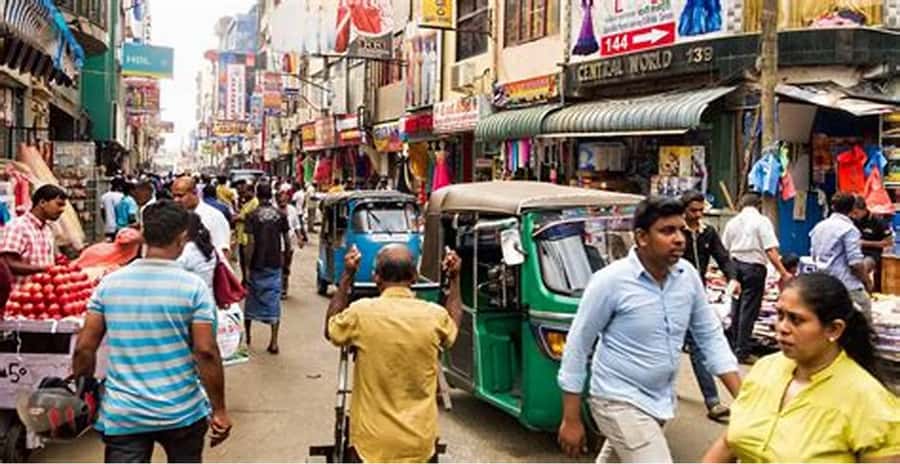 Colombo: Private Guided Tour of the City by Tuk-Tuk - Local food and flexible stops