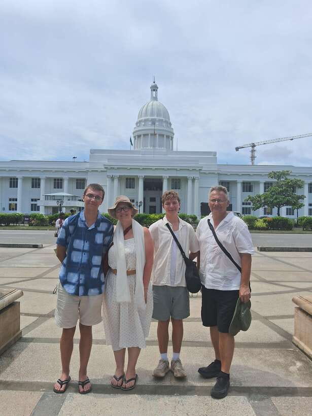 Colombo: Private Guided Tuk Tuk City Tour with Hotel Pickup - Independence Memorial Hall and the modern capital