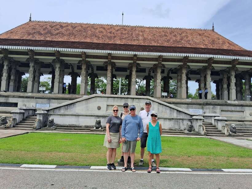 Colombo: Private Guided Tuk Tuk City Tour with Hotel Pickup - Tea, king coconut, and possible shop stops