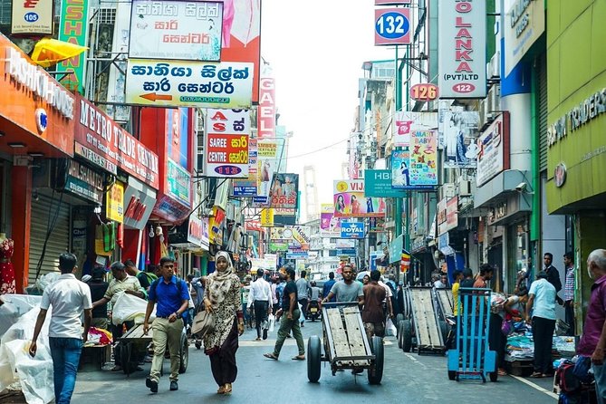 Colombo Private guideTour byTuk Tuk Morning Evening All inclusive - Pettah, Jami Ul-Alfar Mosque, and the city’s older core