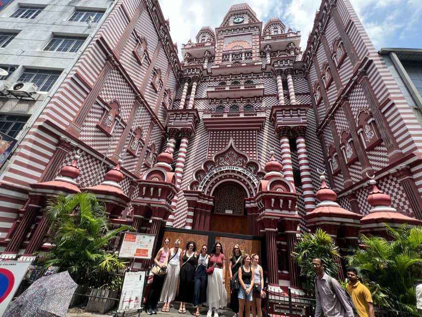 Colombo: Private Tuk-Tuk City Tour with All Entry Fees - Why a tuk-tuk is the right Colombo vehicle