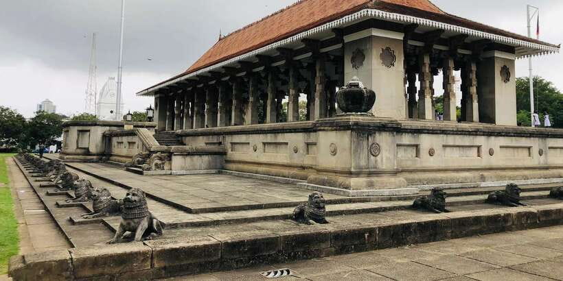 Colombo privet Day Tour and shopping - Independence Square and Colombo’s public face