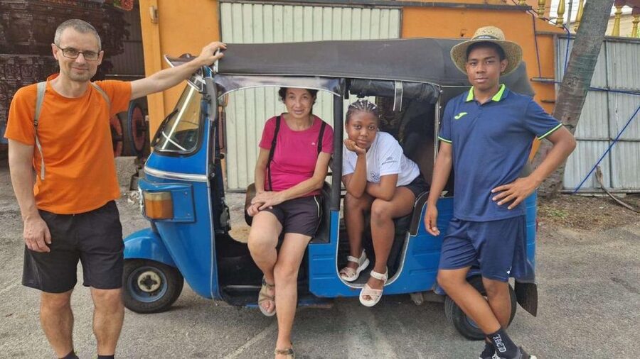 Colombo: Sightseeing Tour by Tuk Tuk Safari - All Inclusive - Independence Square provides a quieter final landmark