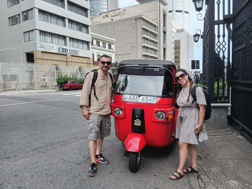Colombo: Sightseeing Tour by Tuk Tuk Safari - All Inclusive - Colombo Fort begins with colonial reminders