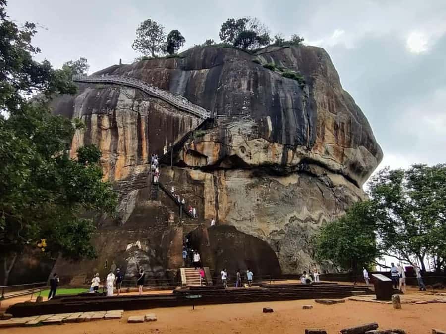 Colombo: Sigiriya Rock Fortress & Dambulla Cave Temple Tour - Why this Colombo day trip works