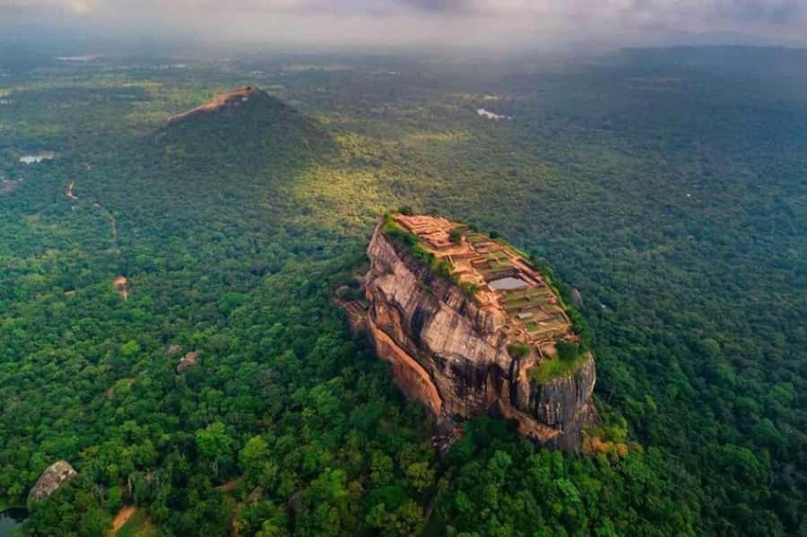 Colombo: Sigiriya Rock Fortress & Dambulla Cave Temple Tour - The guide and driver can make or break the day