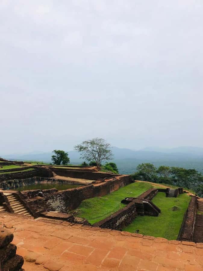 Colombo: Sigiriya Rock Fortress & Dambulla Cave Temple Tour - The drawbacks you should consider