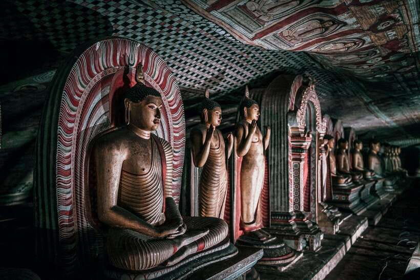Colombo: Sri Lanka 4-Day Private Tour With 18 Amazing Places - Day 1: Dambulla, Polonnaruwa, and Minneriya