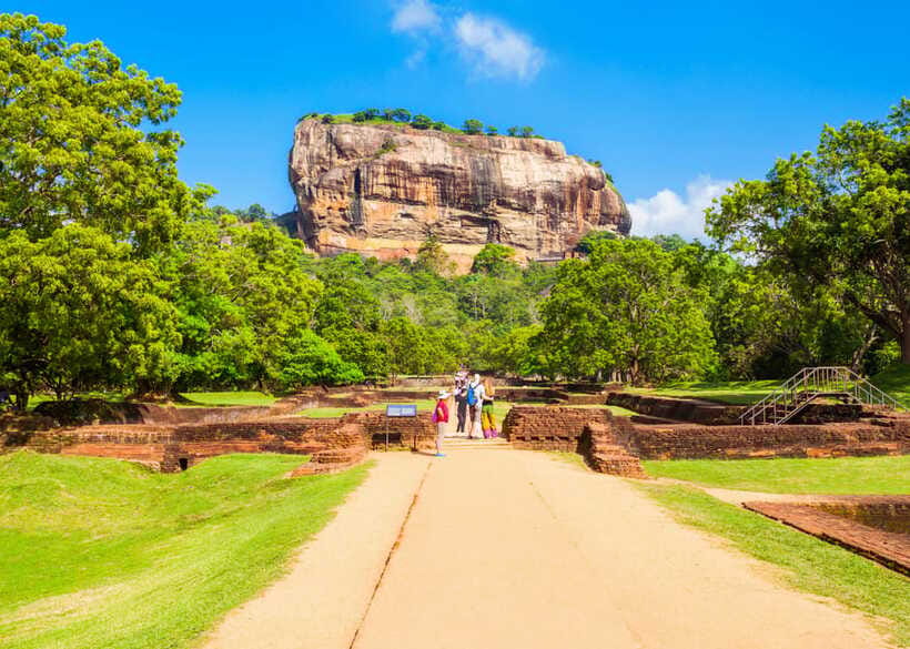 Colombo: Sri Lanka Cultural Triangle Hotspots 2-Day Tour - Adding Minneriya’s elephants to the first day