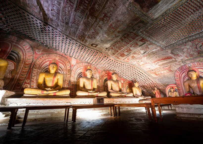 Colombo: Sri Lanka Cultural Triangle Hotspots 2-Day Tour - Dambulla’s caves and 157 Buddha statues