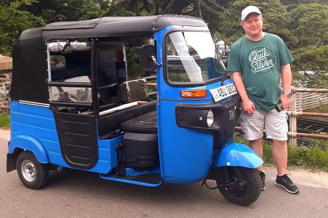 Colombo Tuk Tuk City Tour -Sightseeing Entry Fees & Food Included - Pettah brings the city close