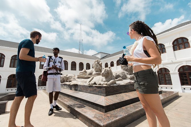 Colombo Tuk Tuk Safari - Colombo Fort adds colonial streets and city history