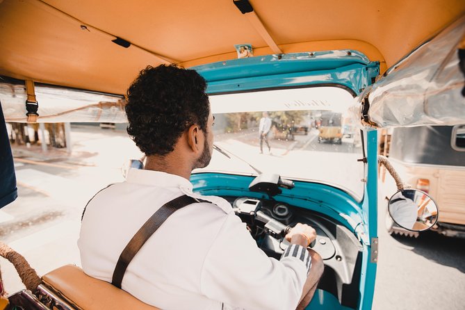 Colombo Tuk Tuk Safari - Gangaramaya Temple brings an early cultural stop