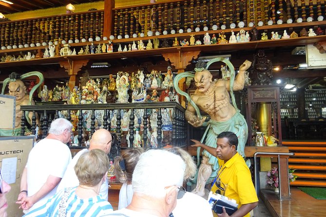 Colombo Walking Tour with Ajeet De Soyza - Starting at the Galle Face Hotel