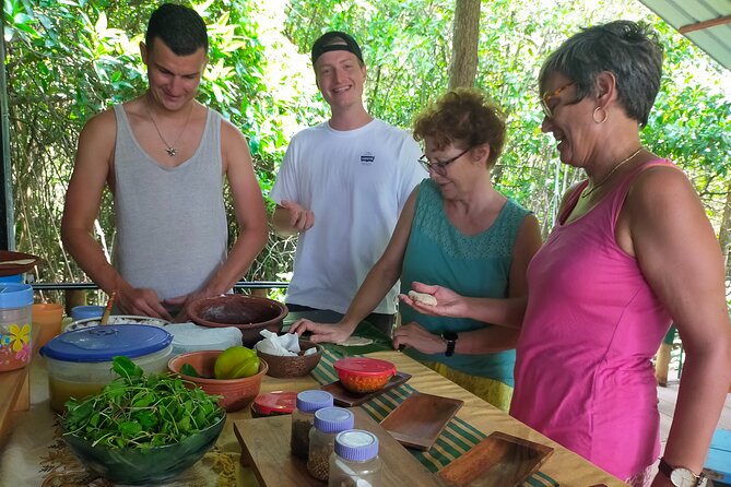 cooking lesson - Sitting down to your own Sri Lankan lunch