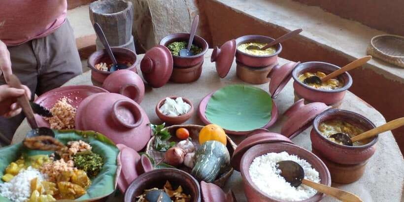 Dambulla: Caves Temple & Traditional Village Tour with Lunch - Why combine Dambulla with Hiriwadunna?