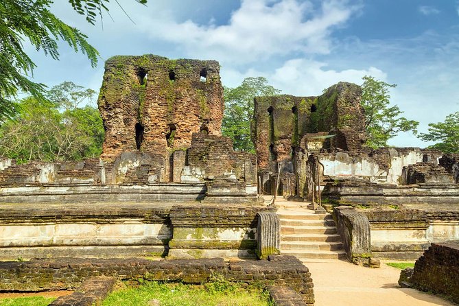 Day Tour from Dambulla to Sigiriya or Pidurangala & Polonnaruwa - Polonnaruwa, a city best explored by tuk-tuk