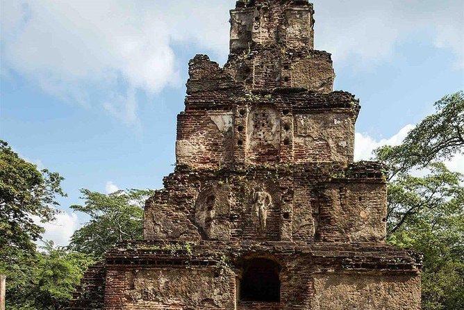 Day Tour to Polannaruwa from Kandy by Lux Tours Lanka - Why Polonnaruwa makes sense from Kandy
