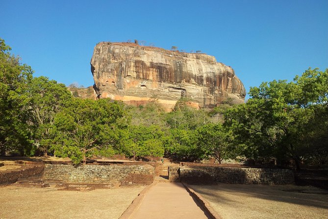 Day Trip to Sigiriya & Dambulla from Colombo - The climb to Sigiriya’s Lion Rock