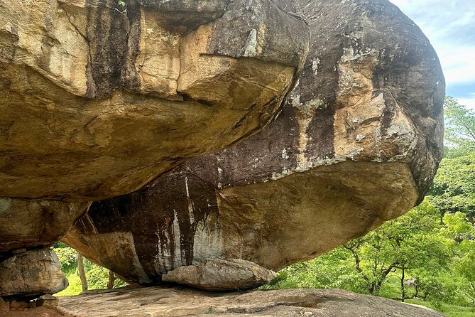 Delve Into Ancient Anuradhapura with Optional Visit to Mihintale - Eth Pokuna and the final moonstone
