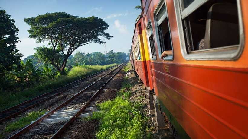Ella: First Class Scenic Train Ticket To/From Nanuoya - The changing view toward Ella