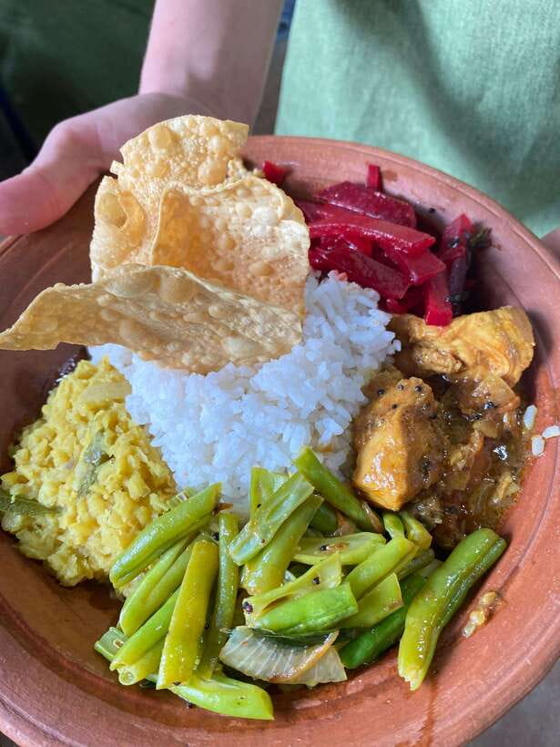 Ella Sri Lanka : Mom's Kitchen Cooking class - Learning recipes you can make at home