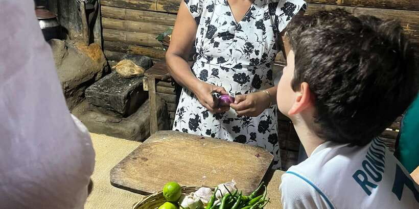 Ella: Traditional Sri Lankan Cooking Class - Eating from a banana leaf in Ella