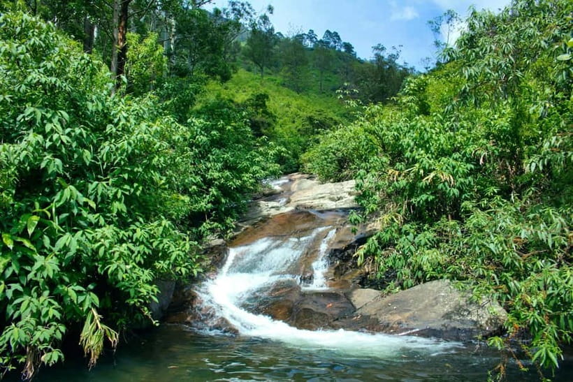 Ella: Waterfall hunting Hike to Bambarakanda and Lanka Falls - Lanka Ella Falls: the day’s cooling break