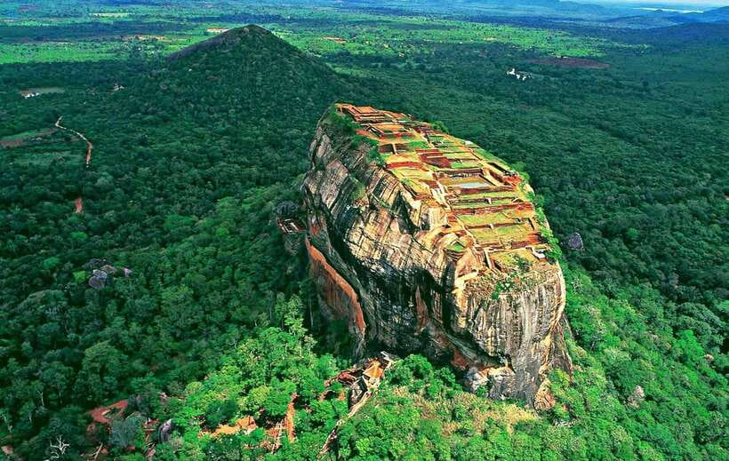 Exclusive: Sigiriya Fortress & Polonnaruwa Guided Tour - Polonnaruwa: a royal city in compact form