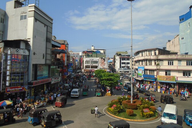 Explore Colombo by Tuk Tuk – All Entry Fees Included - Wolvendaal Church and Colombo’s Dutch chapter