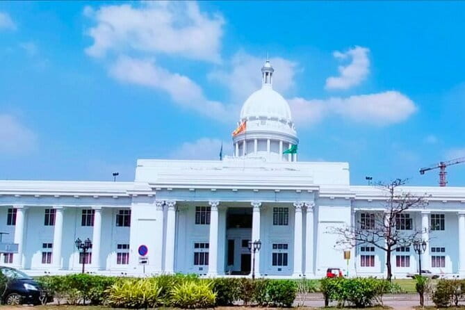 Explore Colombo City Highlights in a Private Tuk Tuk - Sambodhi Chaithya and the Colombo Fort clock tower