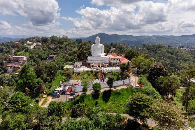 Explore Sri Lanka with Prasanna Sampath - The car, comfort, and group size