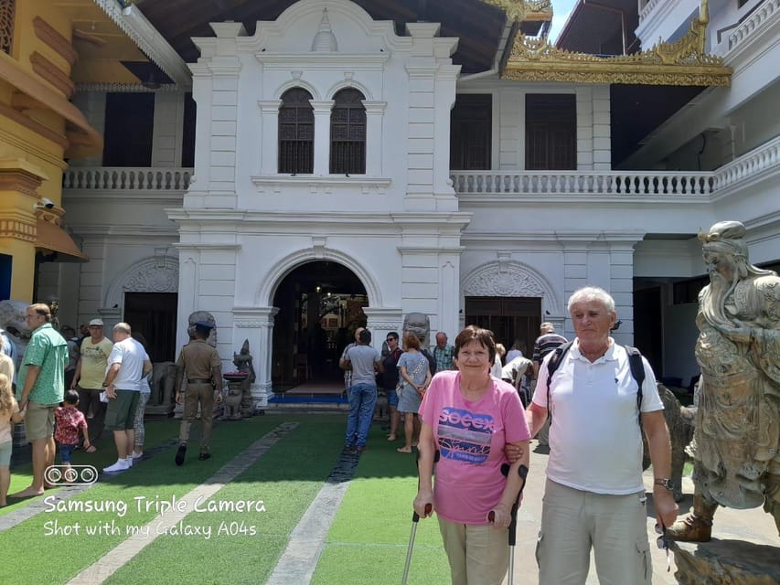 Explore The Colombo City by Private Tuk Tuk or Car - Pettah Market: The Most Lively Stop