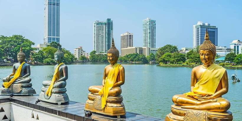 Explore The Colombo City by Private Tuk Tuk or Car - Gangaramaya Temple and Beira Lake