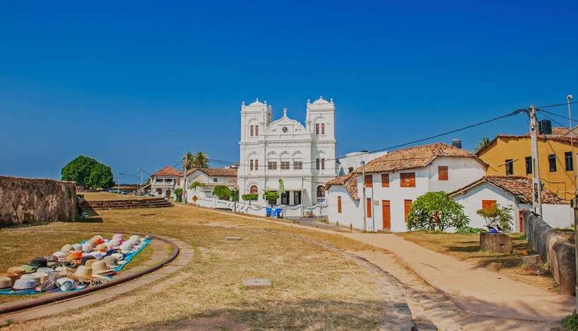 From Colombo: Galle, Bentota Coastal Highlights Private Tour - Walking Galle Fort’s old walls