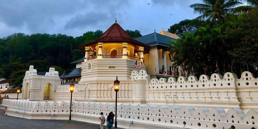 From Colombo: Kandy Temple of Tooth & Elephant Orphanage - Entering Kandy’s Temple of the Tooth