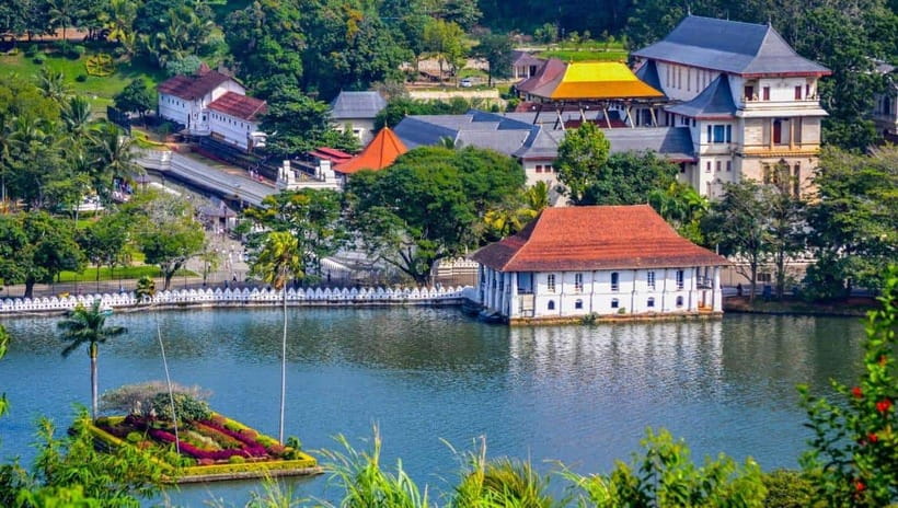 From Colombo: Kandy Temples and Pinnawala Full-Day Tour - Visiting the Tooth Relic Temple in Kandy
