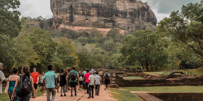 From Colombo: Sigiriya and Dambulla Full-Day Private Tour - Dambulla’s five cave shrines