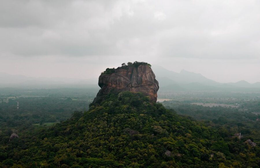 From Colombo: Sigiriya and Dambulla Full-Day Private Tour - What the private guide adds