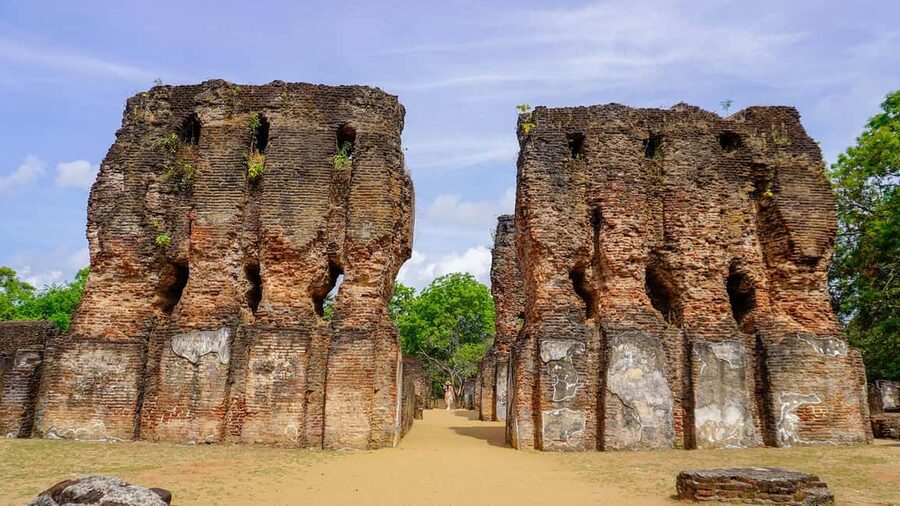 From Dambulla, Sigiriya: Polonnaruwa Tuk Tuk Day Tour - Why Polonnaruwa makes a fine day trip