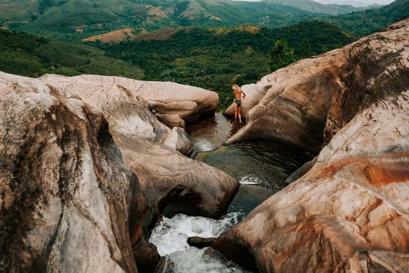 From Ella: Diyaluma Waterfall and Natural Pool Bath Tour - The short forest walk to Diyaluma Falls