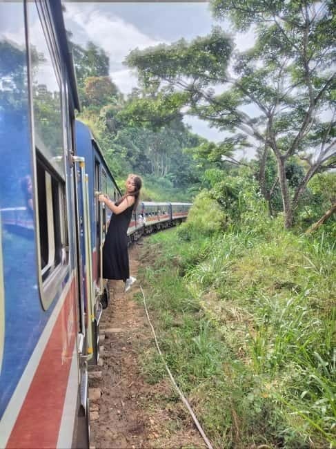 From Ella: Ella Unfogettable Day tour & Train Ride Tour - Demodara Railway Station and the short scenic train
