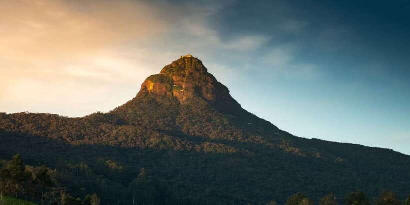 From Kandy: All Inclusive Adams Peak Epic Guided Hike - Meeting your guide around 12:30 am