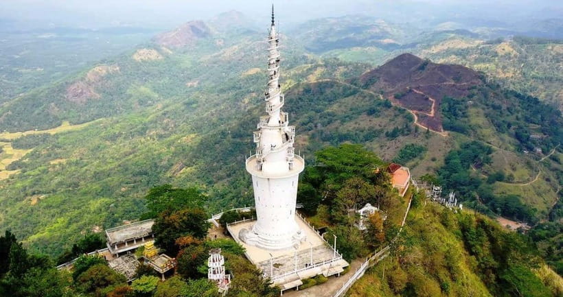 From Kandy: Nuwara Eliya Tour via Ambuluwawa [Private Tour] - The 7:45 pickup and the first cultural stops