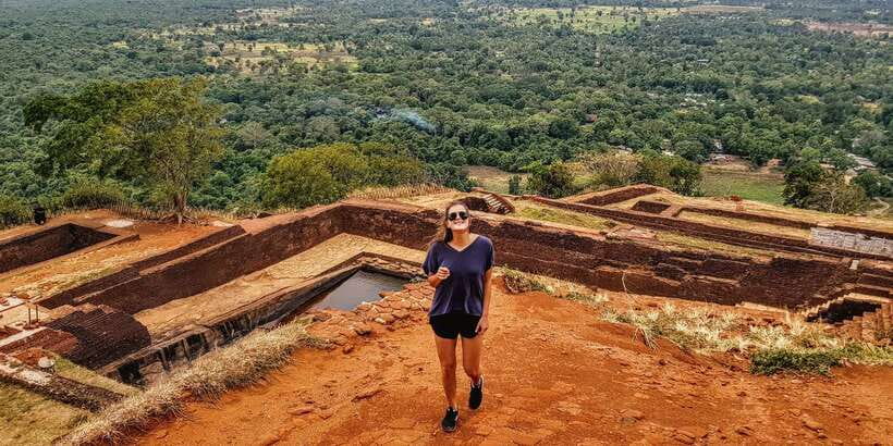 From Kandy: Sigiriya and Dambulla Day Trip - Lunch, crafts, and useful shopping
