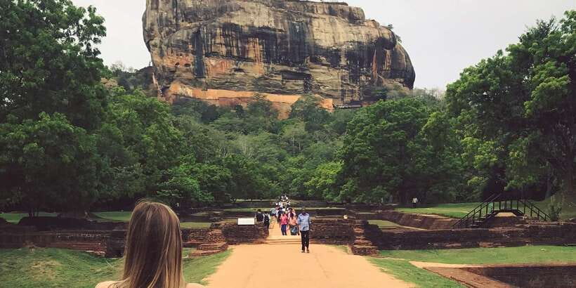 From Kandy: Sigiriya and Dambulla Day Trip and Safari - Lunch, wood carving and batik