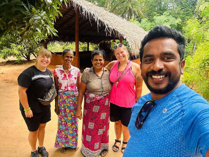From Kandy: Sigiriya and Pidurangala Rock Tuk Tuk Safari - The cinnamon and spice garden turns shopping into a lesson