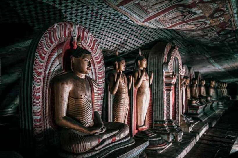 From Kandy: Sigiriya Guided Tuk-Tuk Tour - Food, rain, and the practical rhythm of the day